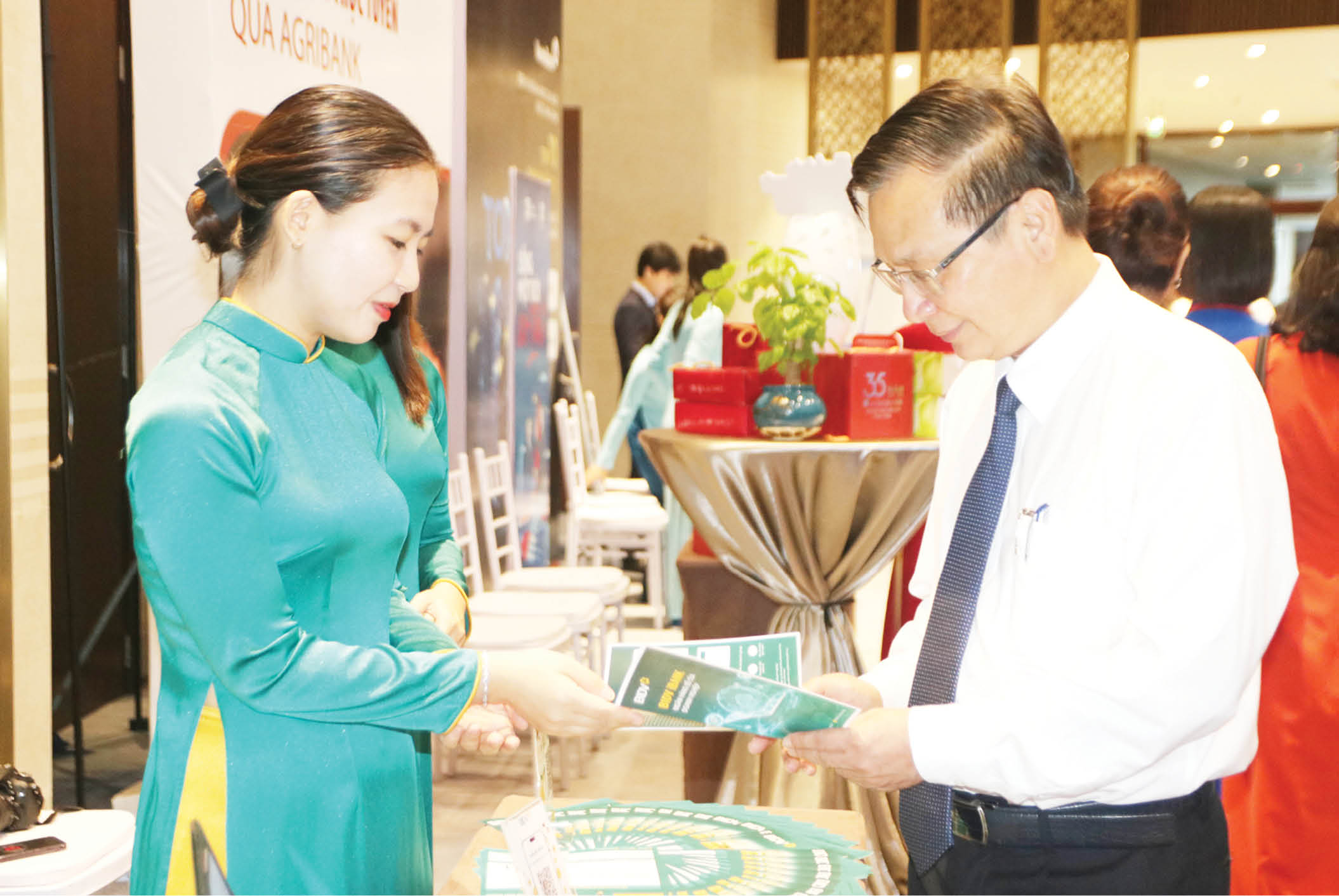 Động lực thúc đẩy tiêu dùng số