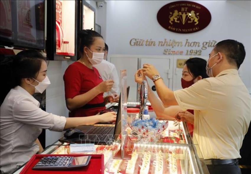 Giá vàng sáng 24 10 trượt khỏi mốc 71 triệu đồng lượng