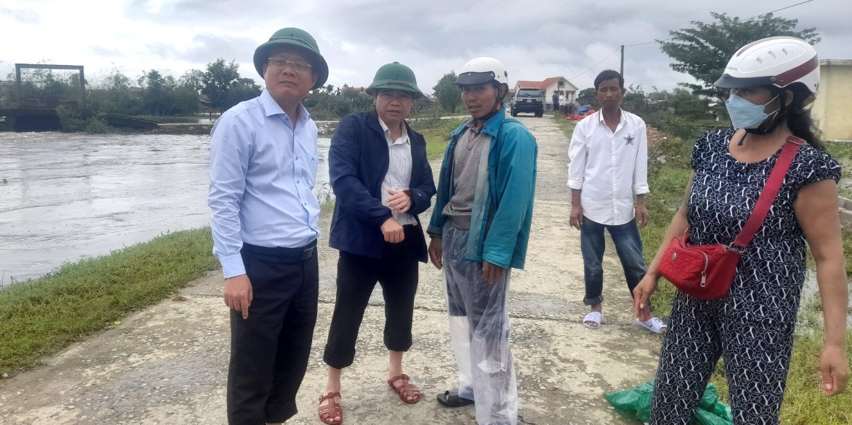 Quảng Điền Lốc xoáy, nước lớn, học sinh 3 xã vùng trũng nghỉ học