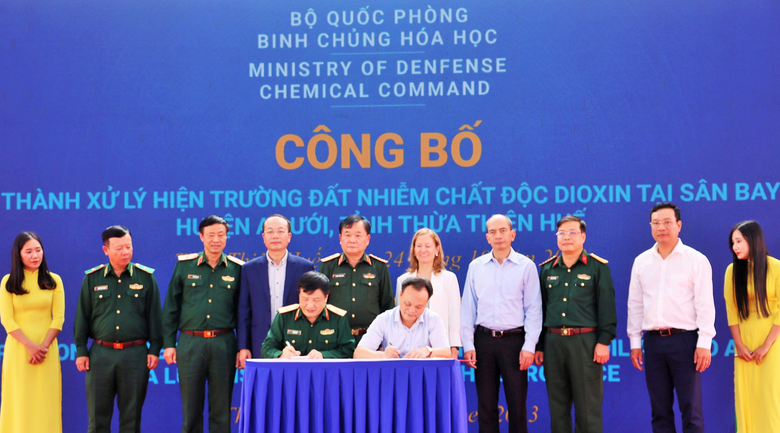 Bàn giao 9,35 ha đất đã qua xử lý dioxin ở sân bay A So