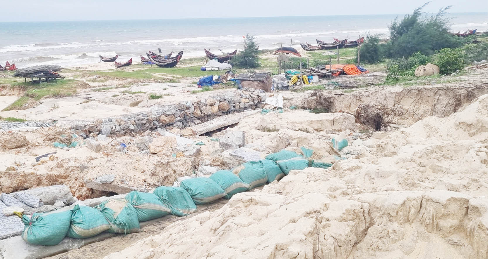 Cần sớm khắc phục do xói lở để đảm bảo cuộc sống và sản xuất của người dân