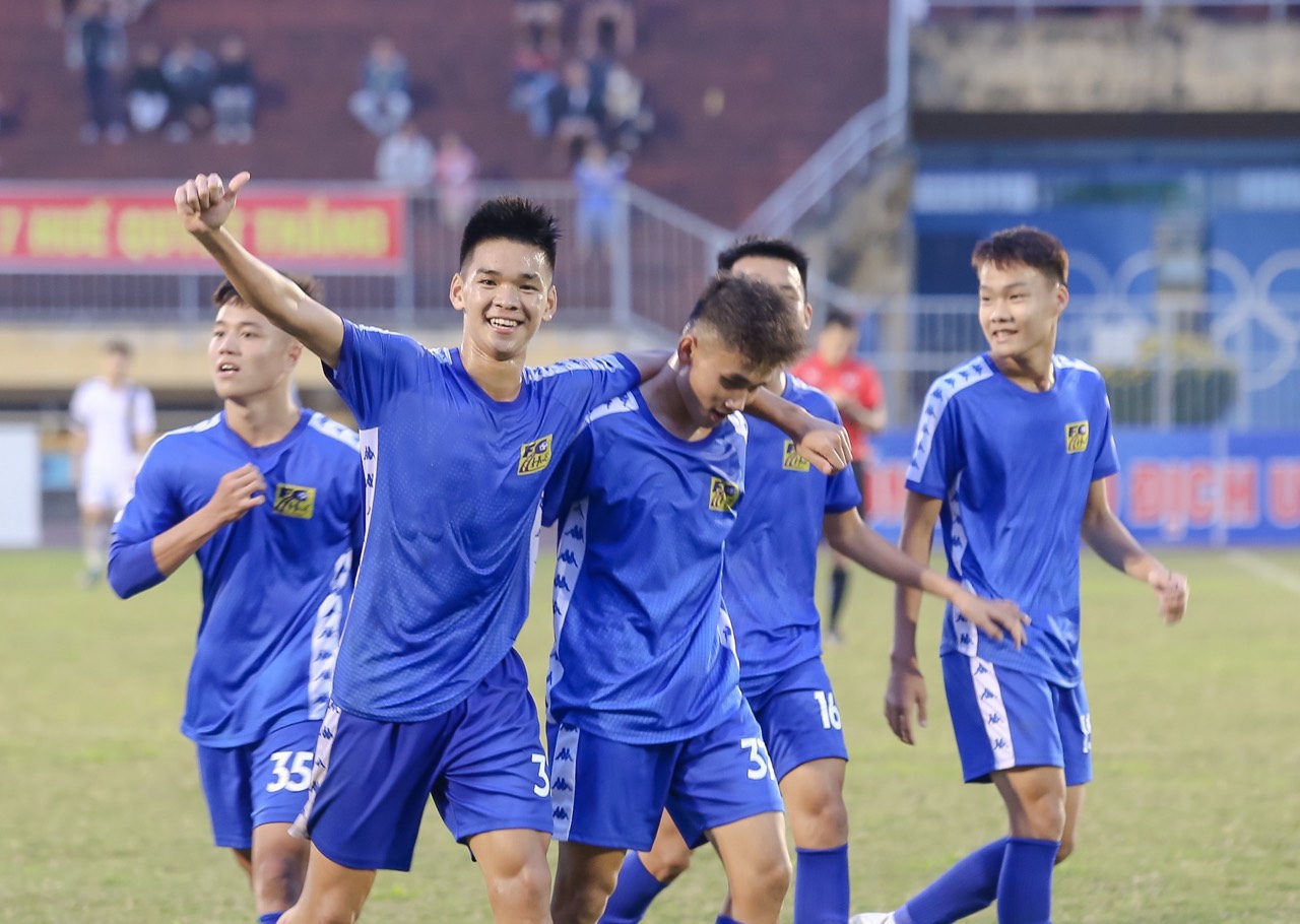 Hai cầu thủ của CLB Huế được mời sang Nhật Bản tập luyện