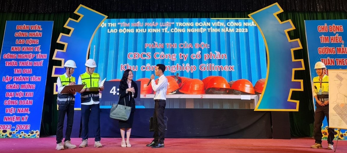 Trang bị kiến thức pháp luật và công đoàn cho người lao động