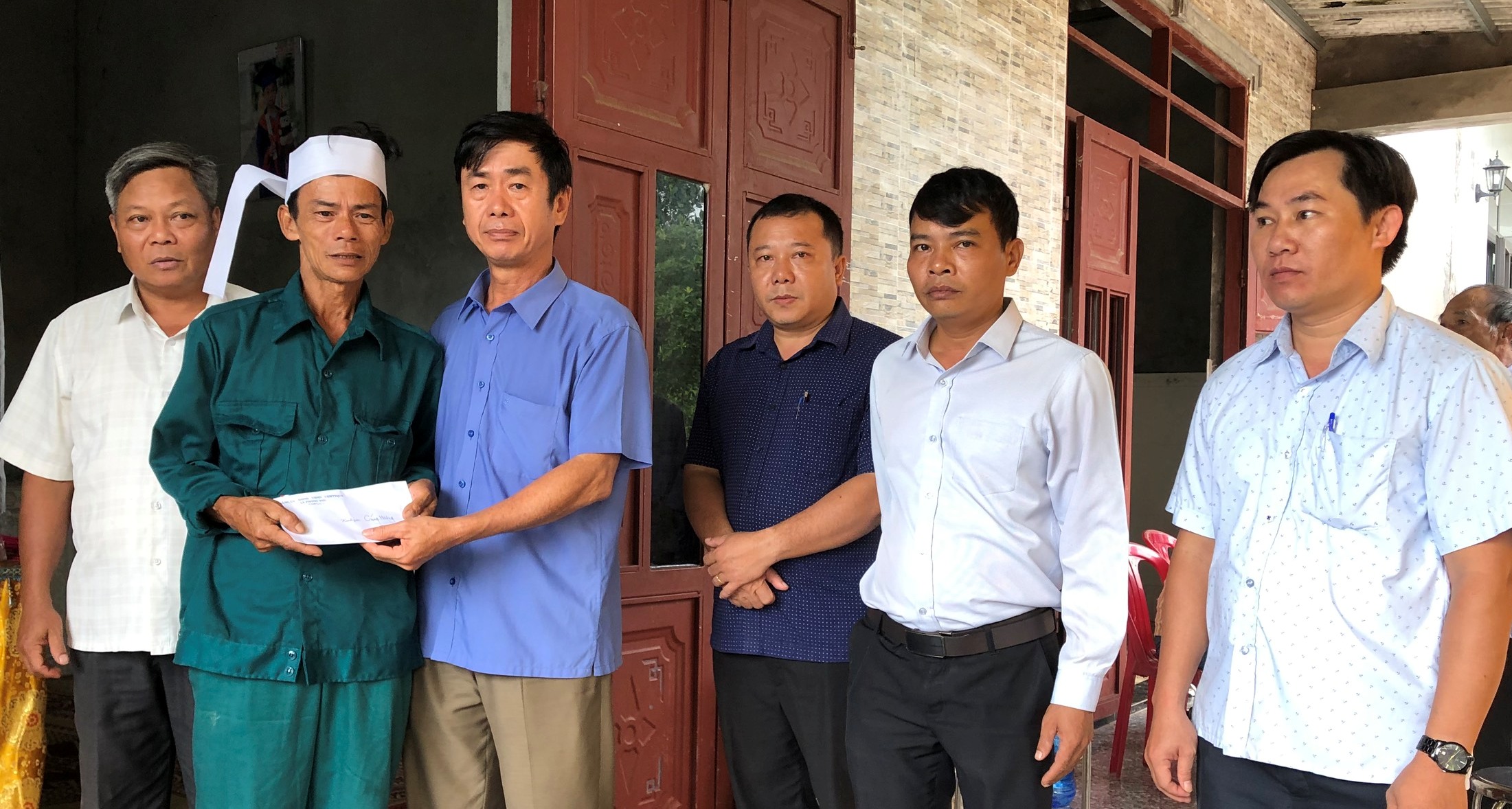 Thăm hỏi, động viên gia đình cháu bé tử vong ở Phong Thu Phong Điền