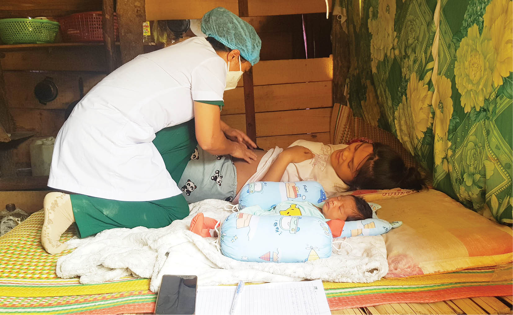 Giúp phụ nữ vùng cao làm mẹ an toàn