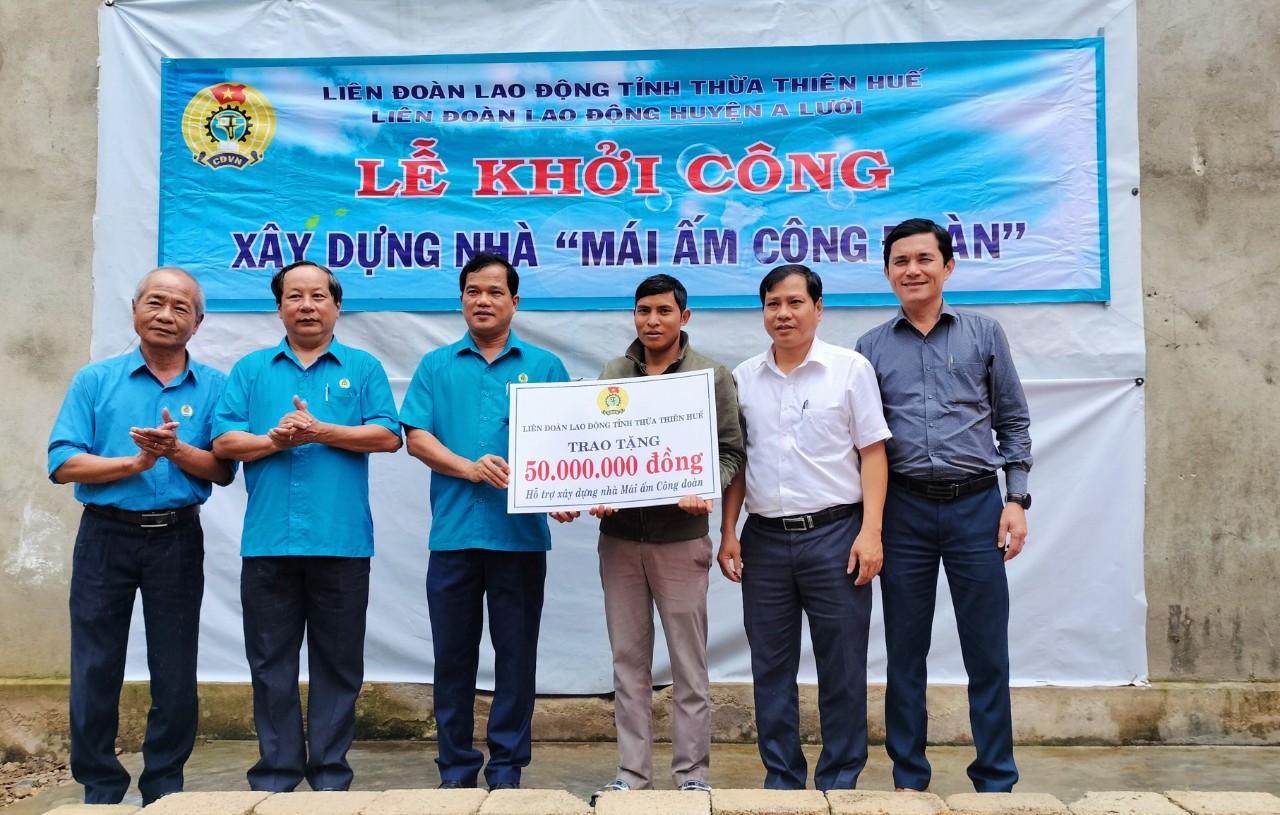 Khởi công 2 “Mái ấm công đoàn” cho đoàn viên huyện A Lưới