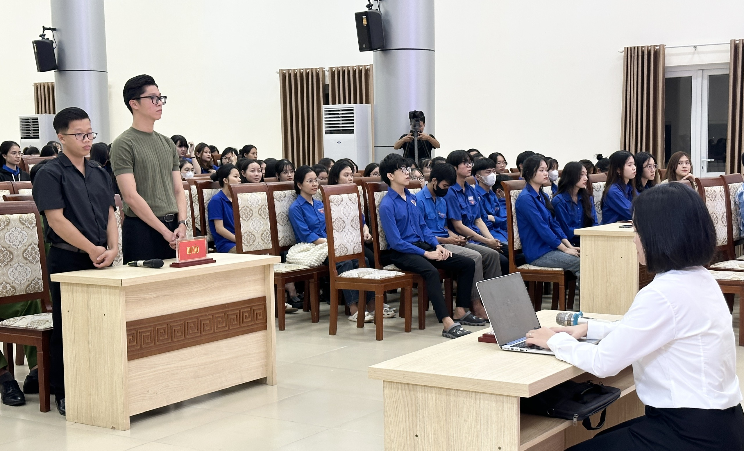 Tuyên truyền, giáo dục pháp luật cho sinh viên thông qua “Phiên tòa giả định”