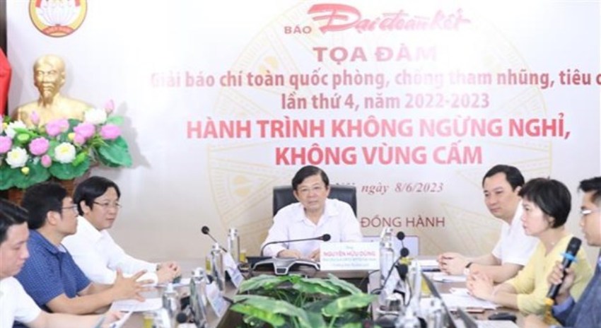 Thắp lên ngọn lửa chiến đấu của người làm báo trong chống tham nhũng
