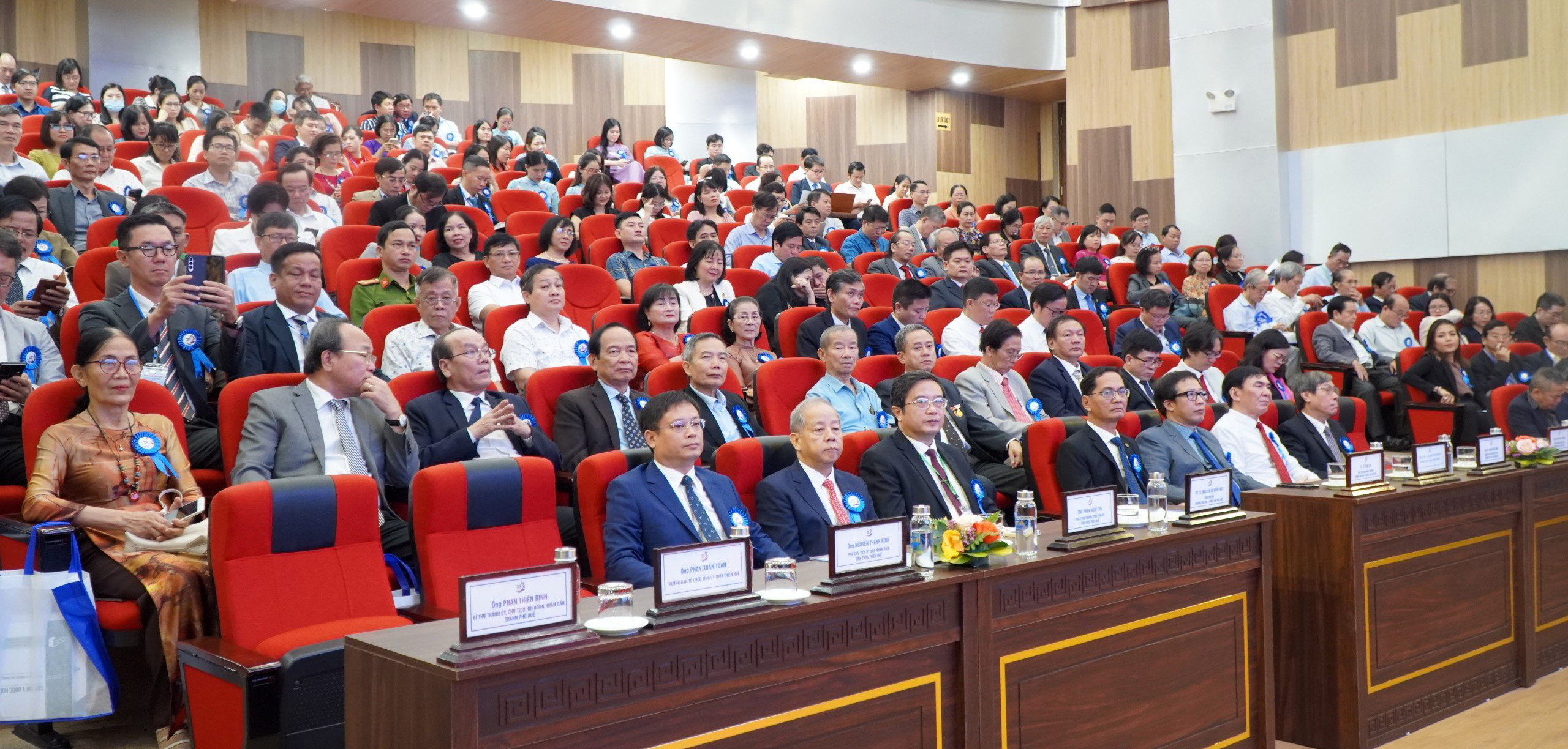 Phấn đấu sớm trở thành mô hình trường - viện cấp quốc gia