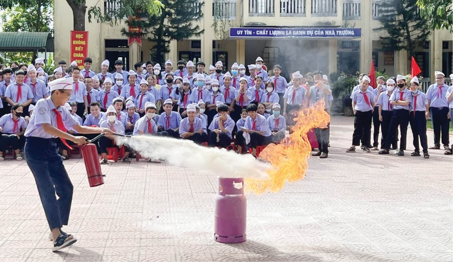 Tìm hiểu pháp luật trực tuyến Kênh hiệu quả đưa pháp luật vào cuộc sống