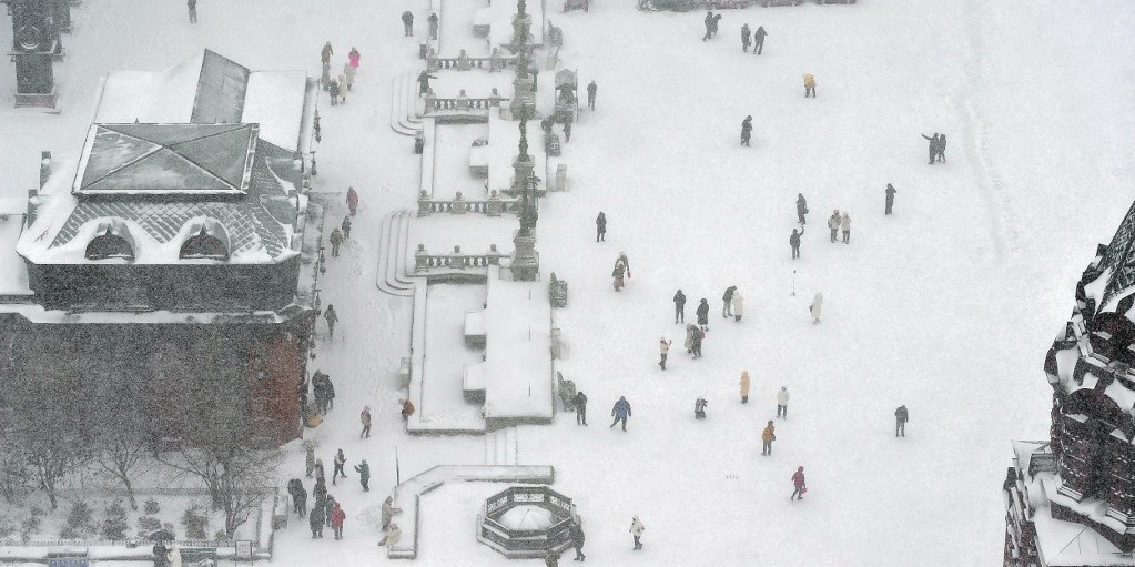 Trung Quốc Hàng trăm chuyến bay bị hủy vì bão tuyết bất thường