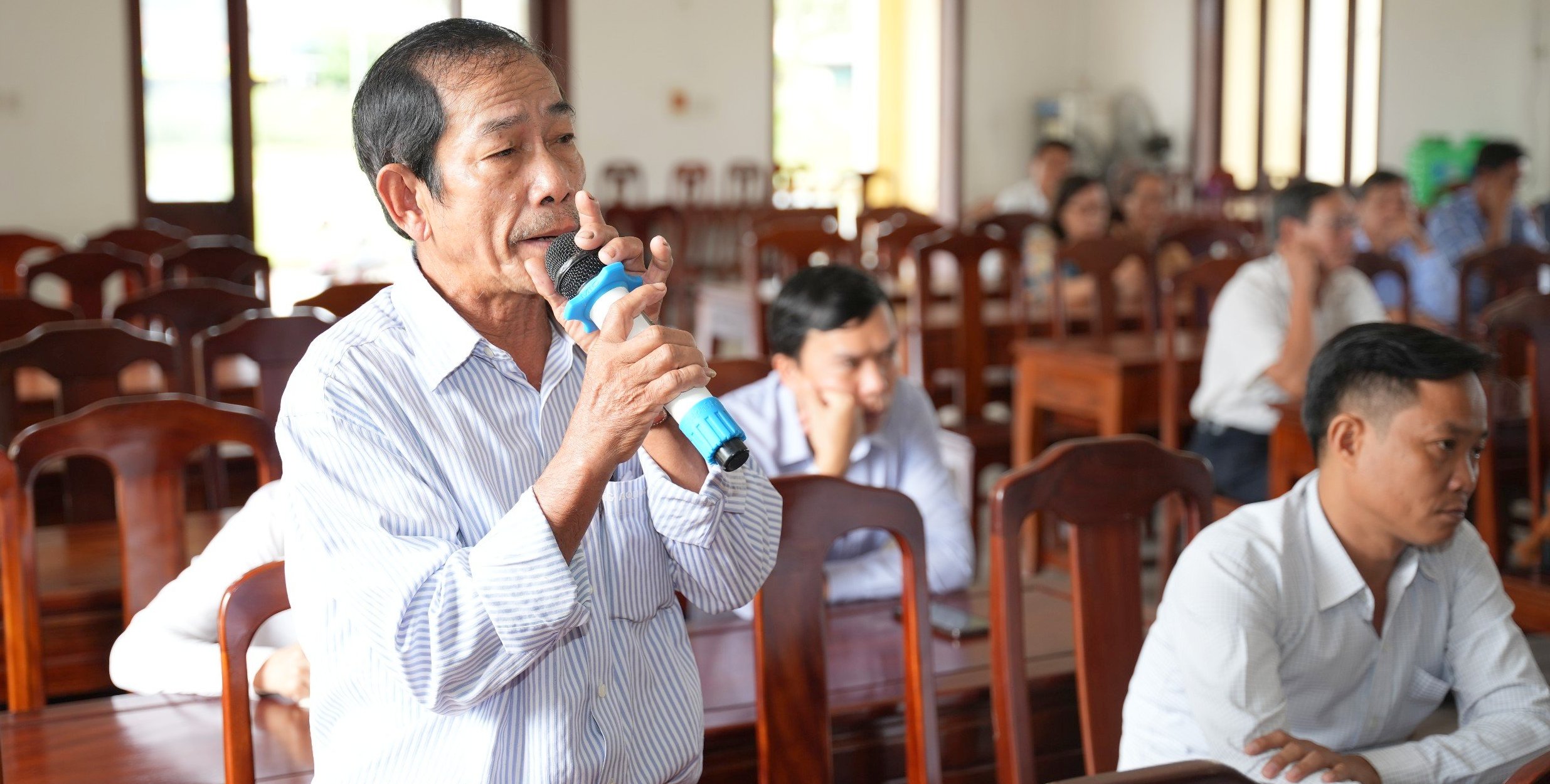 Cử tri kiến nghị các vấn đề liên quan về giao thông, dân sinh