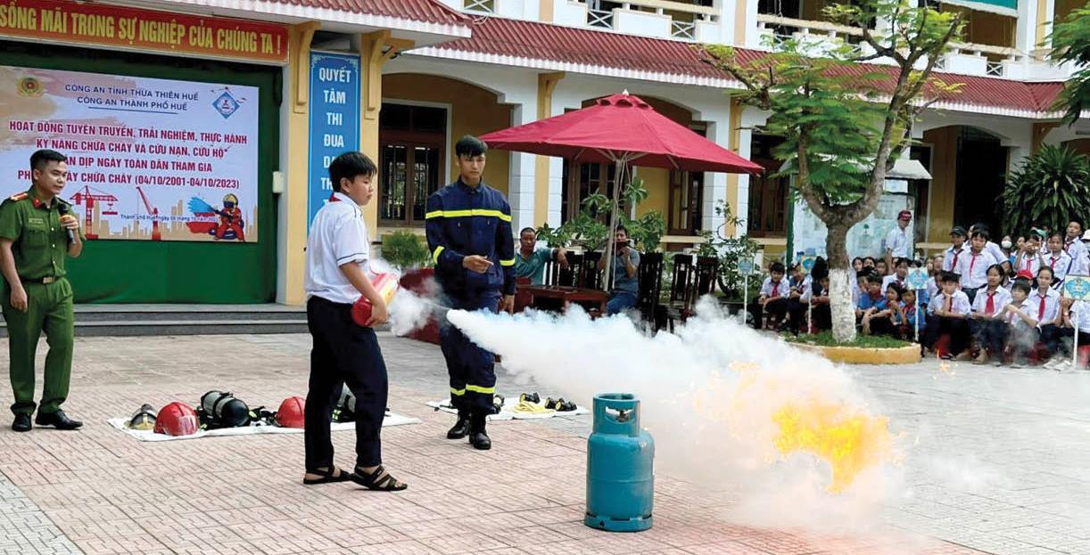 Trang bị kỹ năng phòng cháy, chữa cháy cho người trẻ