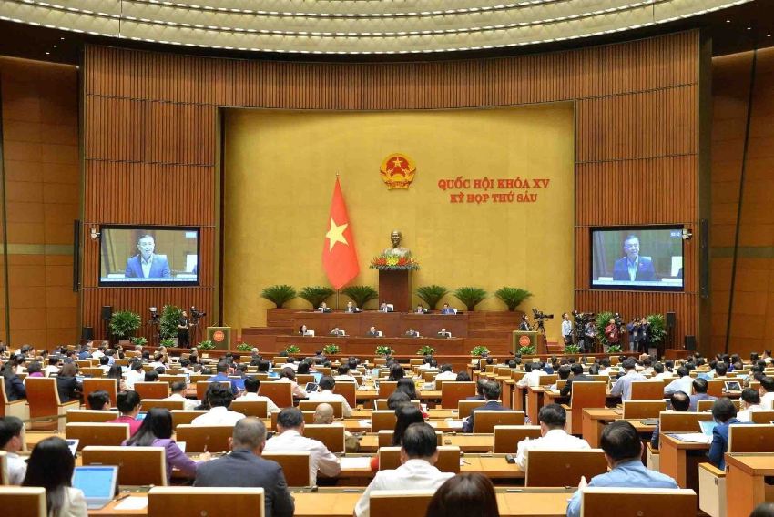 Ngày 8 11, Quốc hội tiếp tục chất vấn và trả lời chất vấn, thảo luận về một số dự án Luật