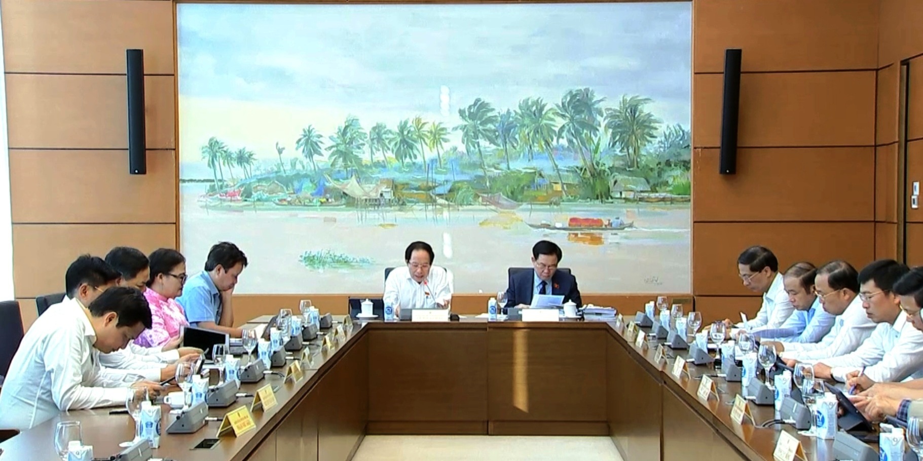 Bổ sung nội dung dự thảo Luật Đấu giá tài sản, Luật Công nghiệp quốc phòng, an ninh