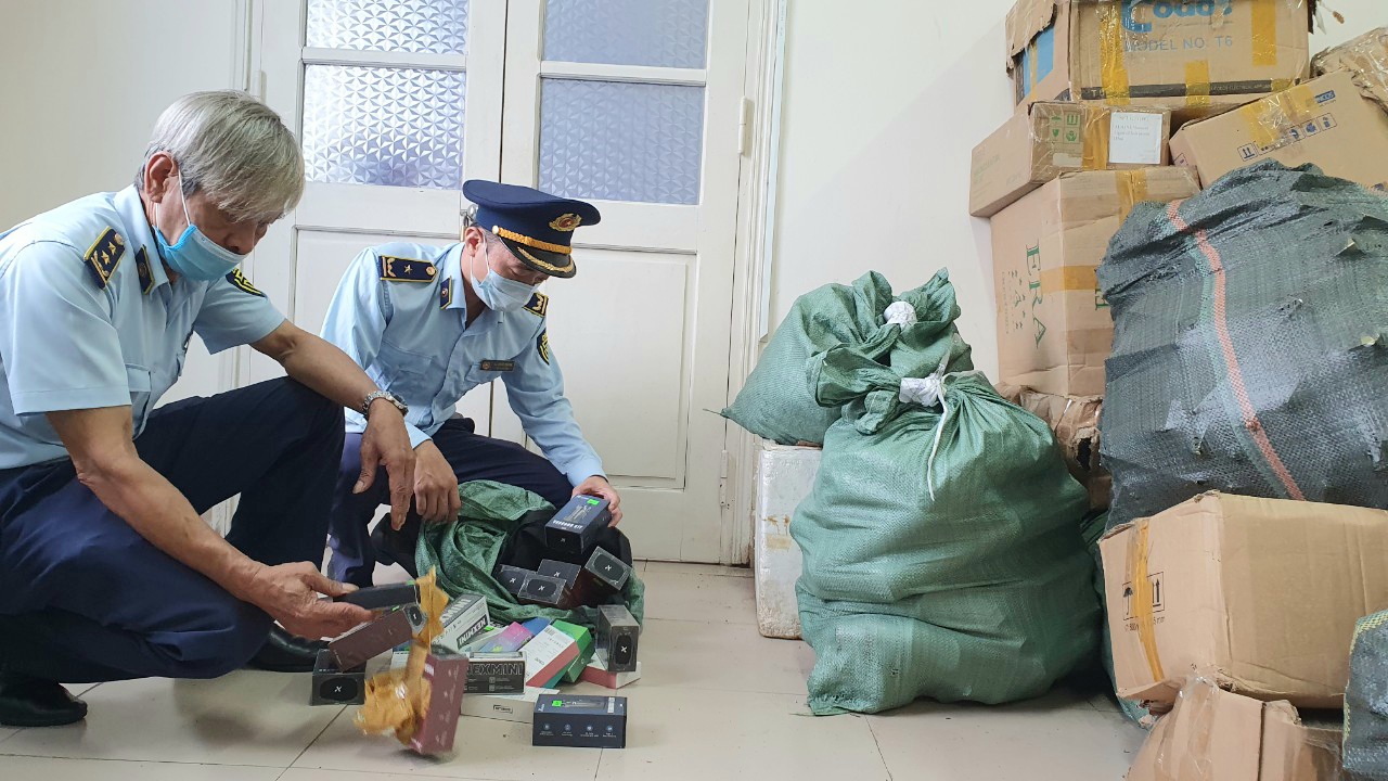 Tiêu huỷ gần 8 tấn hàng hoá vi phạm