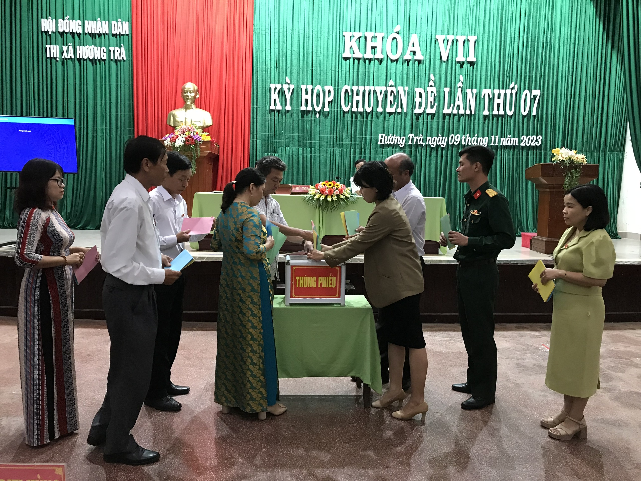 Hương Trà thông qua các nghị quyết liên quan đầu tư công