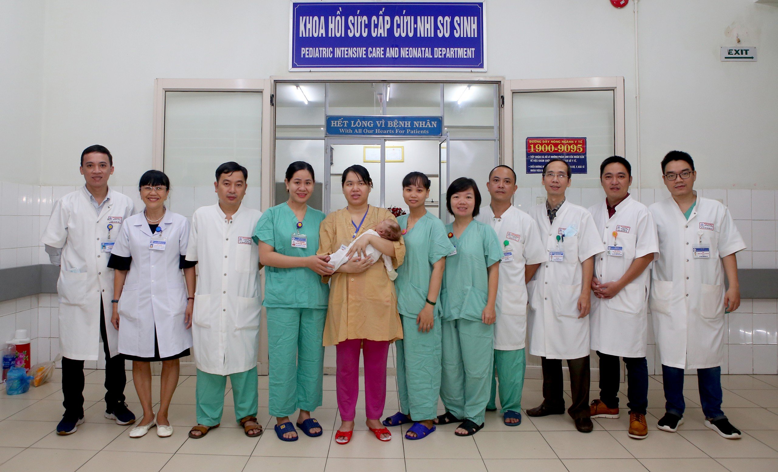 Cứu sống hai trẻ sơ sinh nguy cơ tử vong cao nhờ kỹ thuật lọc máu liên tục