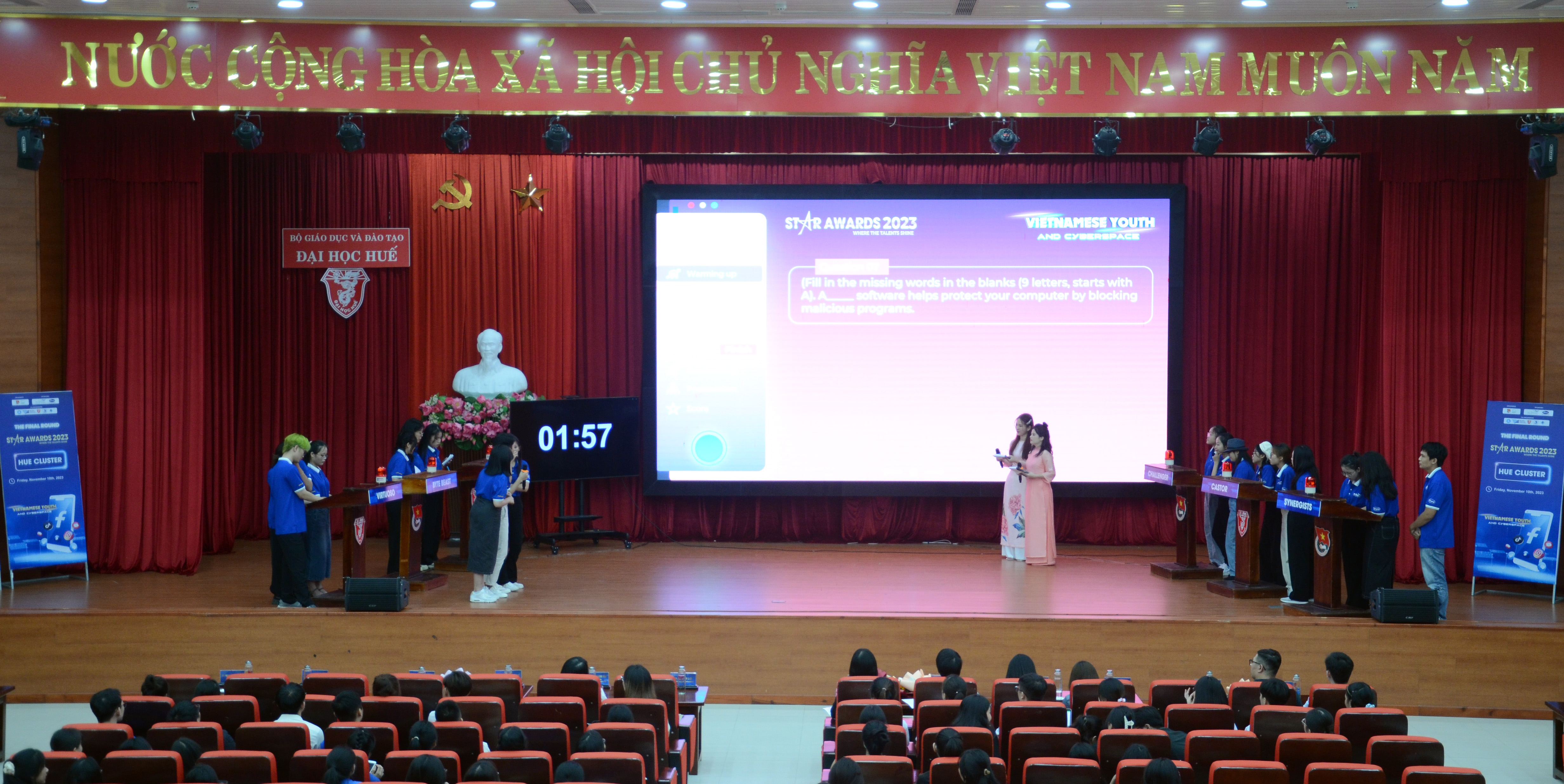 Đội Castor đại diện cụm thi Đại học Huế tham gia vòng chung kết Star Awards 2023