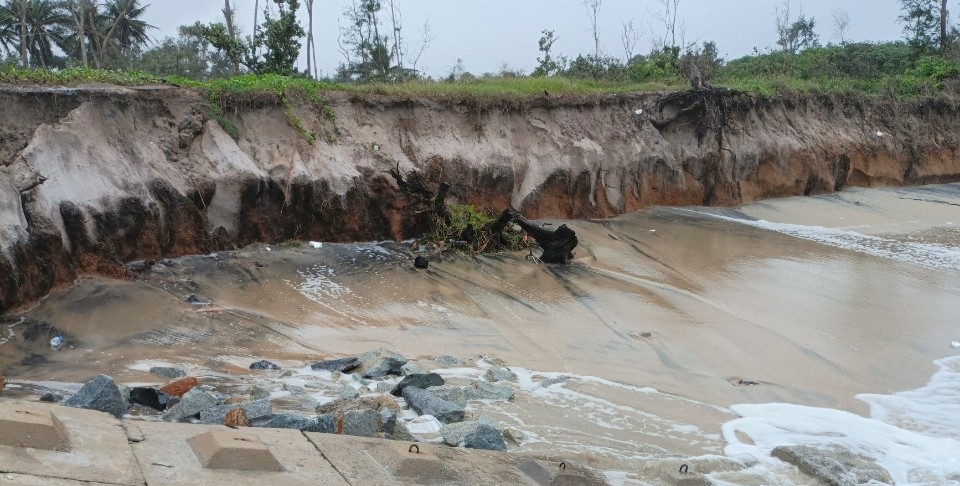 Phú Lộc Xâm thực biển hơn 4km