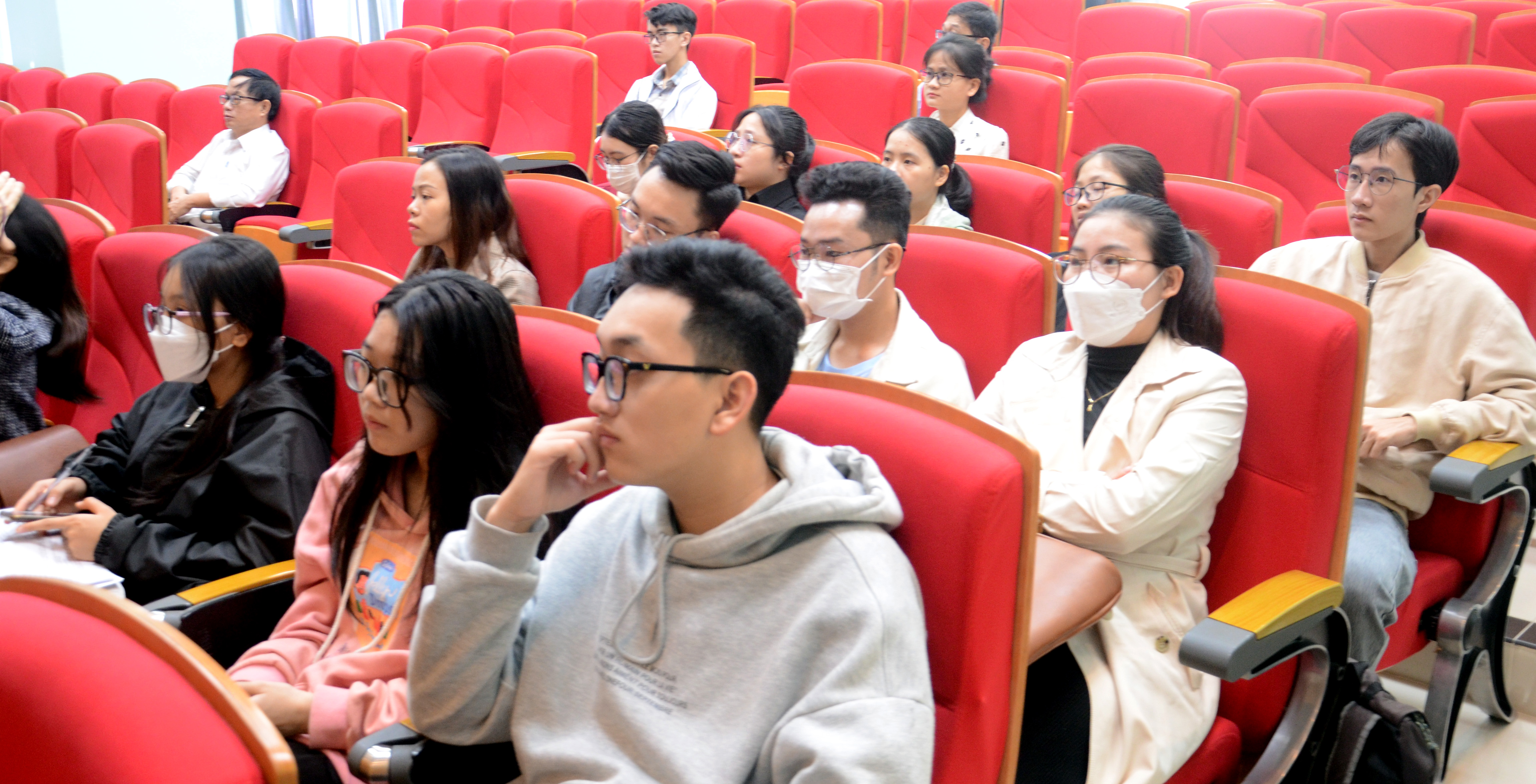 Hơn 50 báo cáo tham gia hội nghị khoa học sau đại học Trường đại học Y - Dược