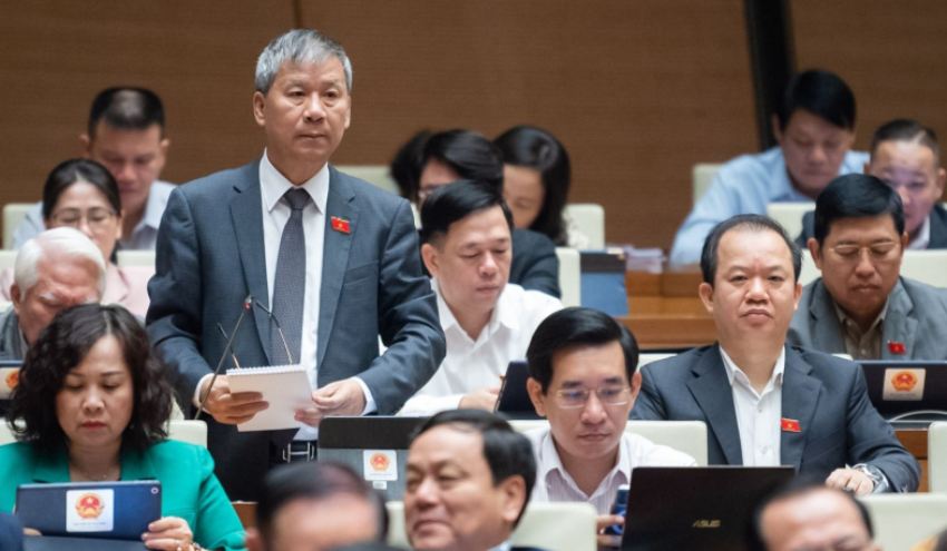 Đại biểu Quốc hội kiến nghị nên bãi bỏ giấy chuyển viện khi dùng bảo hiểm y tế