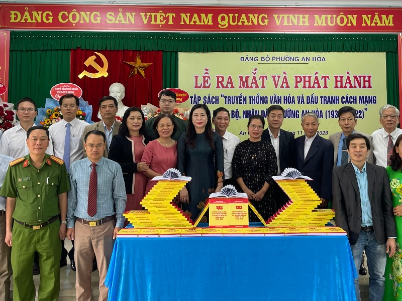 An Hòa ra mắt Lịch sử Đảng bộ phường