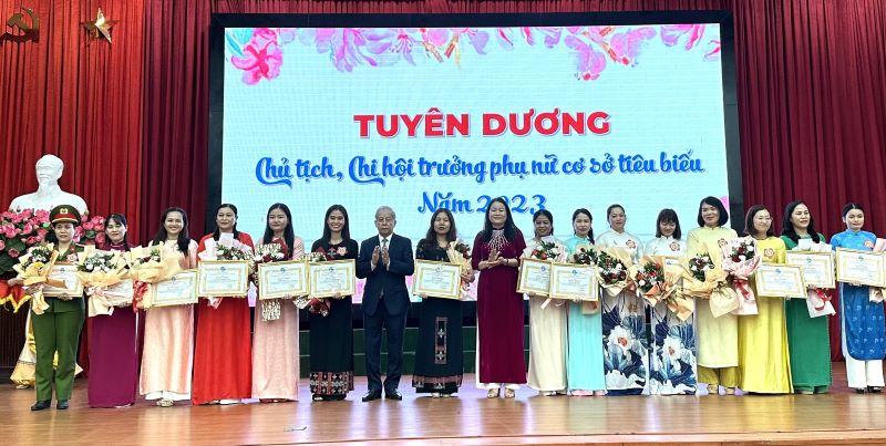 Ghi nhận đóng góp, cống hiến của đội ngũ cán bộ hội phụ nữ cơ sở