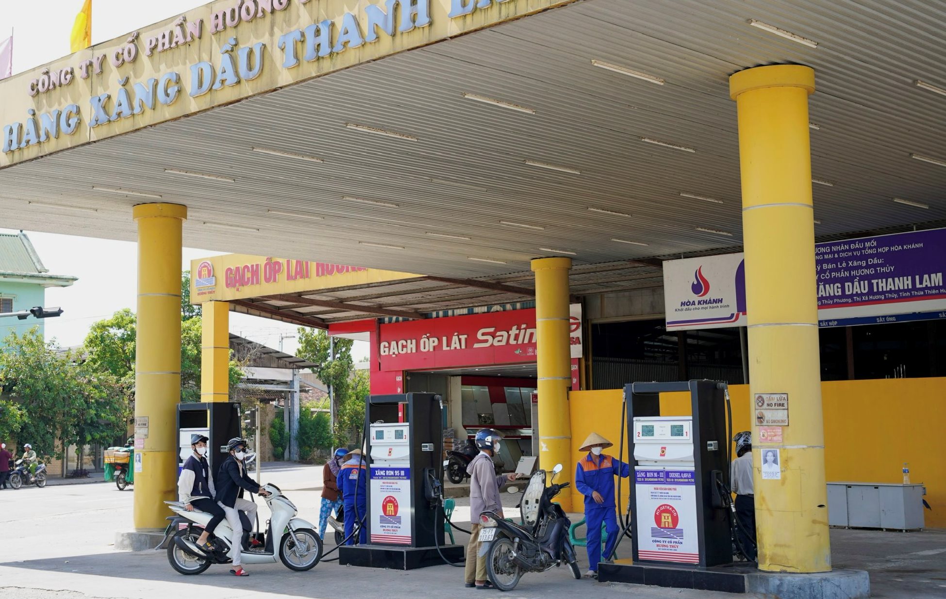 Giá xăng, dầu tiếp tục giảm