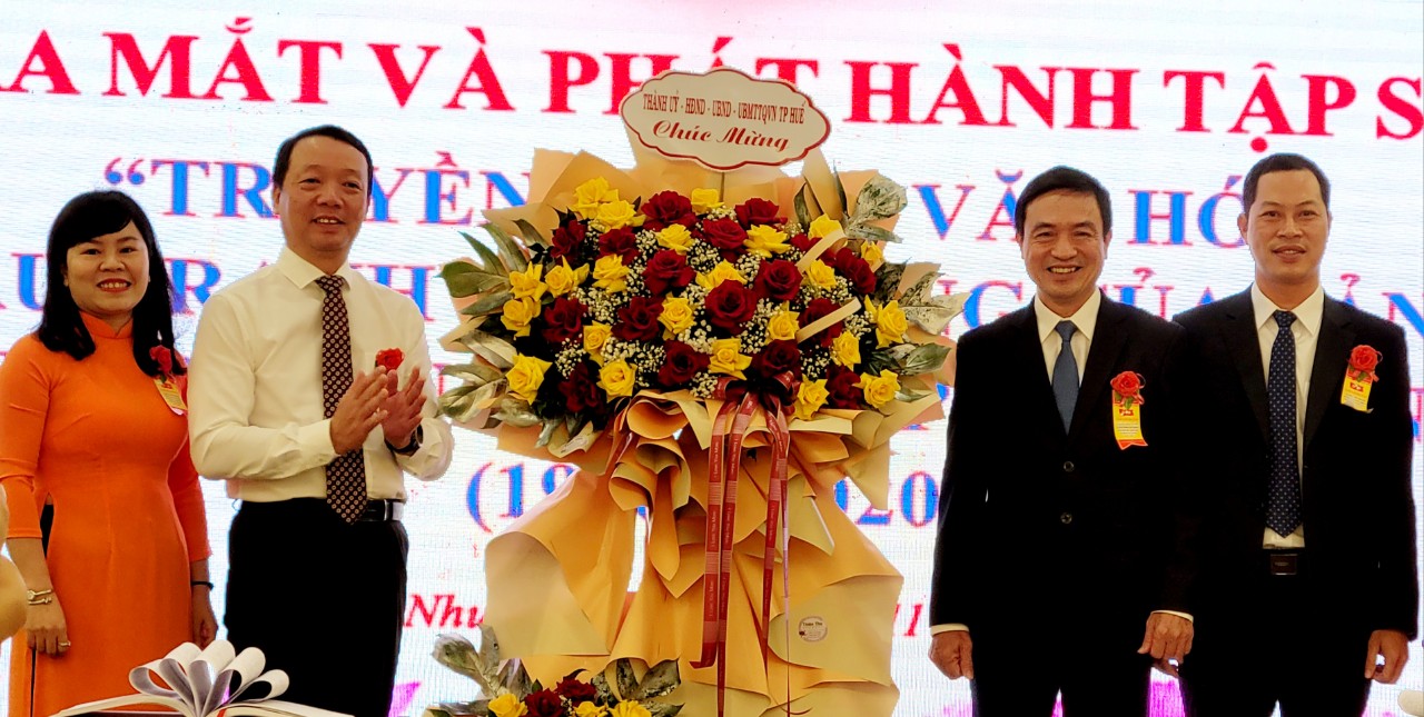 Ra mắt Tập sách Truyền thống văn hoá và đấu tranh cách mạng phường Phú Nhuận