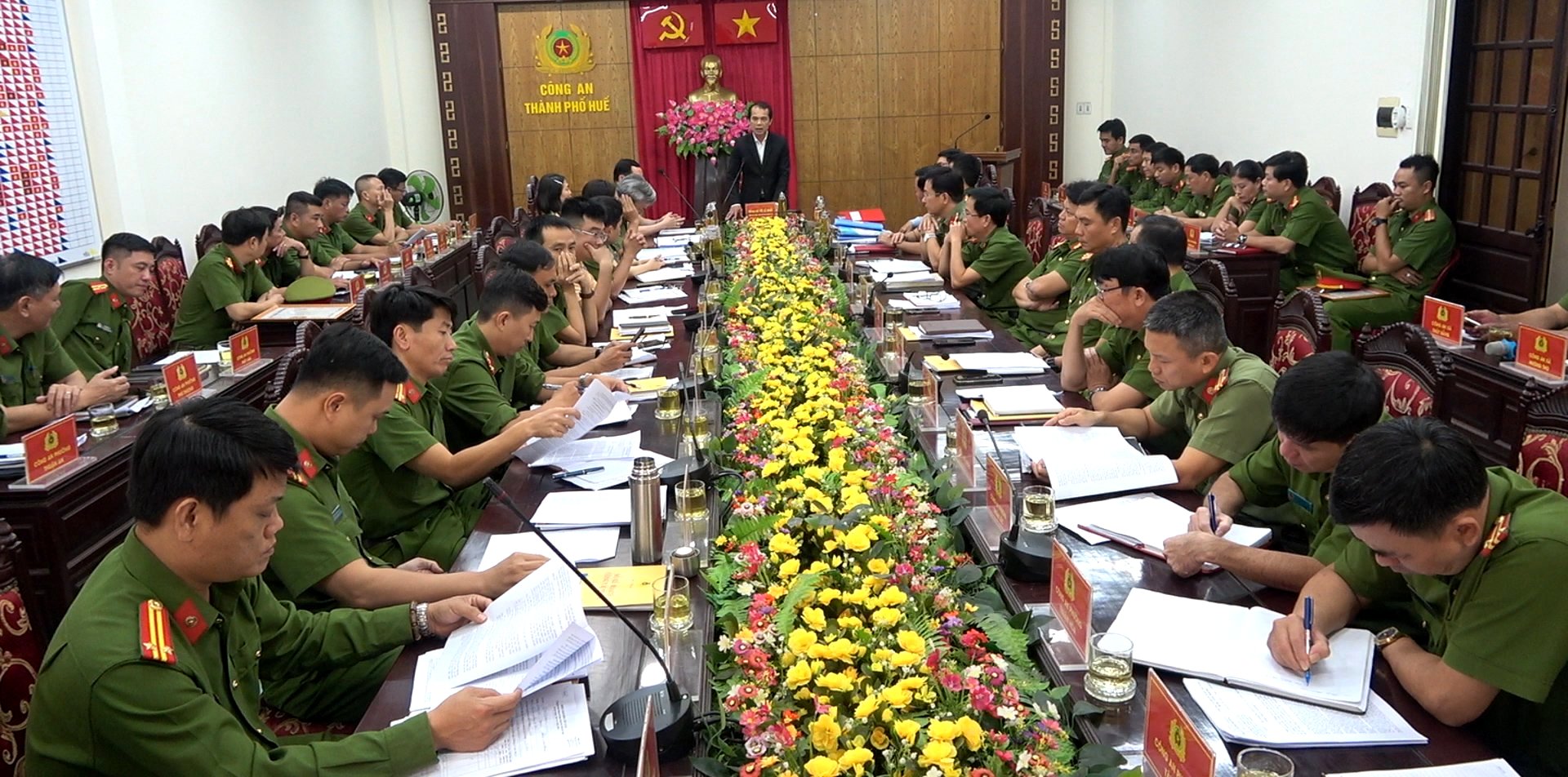 Trao thưởng tập thể, cá nhân lập chiến công phá chuyên án, thu giữ hơn 2 300 viên ma túy