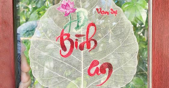 Tranh thêu xương lá