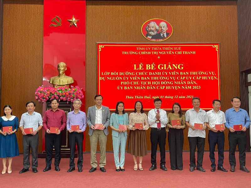 79 học viên tốt nghiệp lớp Bồi dưỡng đối tượng 4