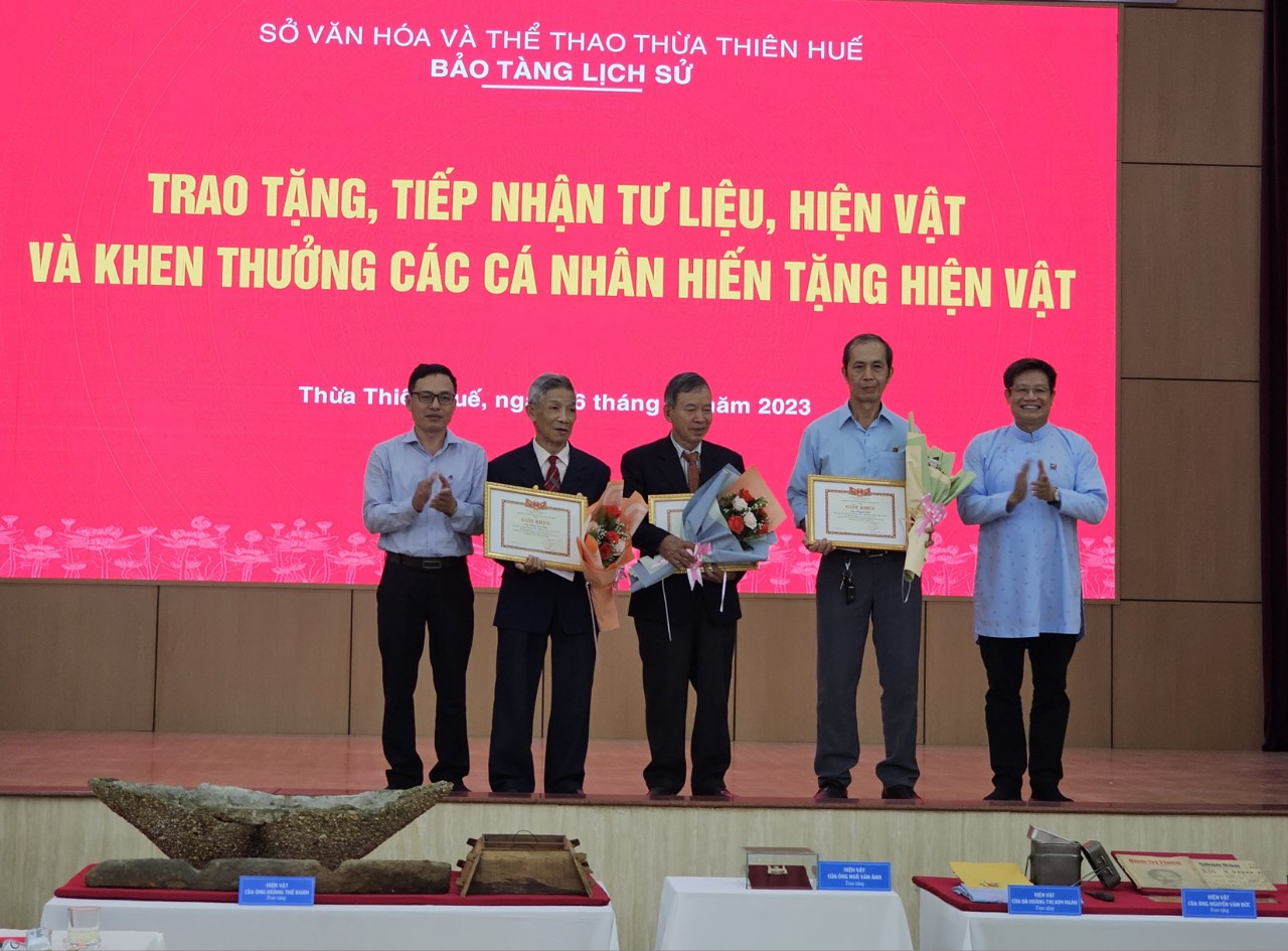 Bảo tàng Lịch sử Thừa Thiên Huế tiếp nhận gần 80 tư liệu, hiện vật