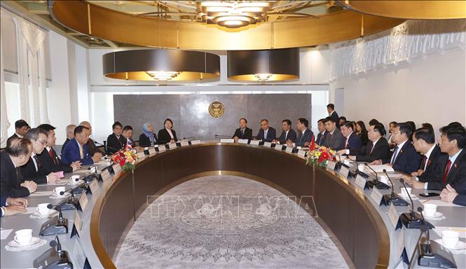 Chủ tịch Quốc hội Vương Đình Huệ hội đàm với Chủ tịch Quốc hội Thái Lan