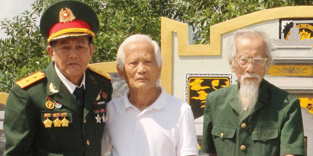 Nguyễn Thanh Hiếu - người anh hùng thầm lặng - Bài 1 Người anh, người đồng đội tình nghĩa