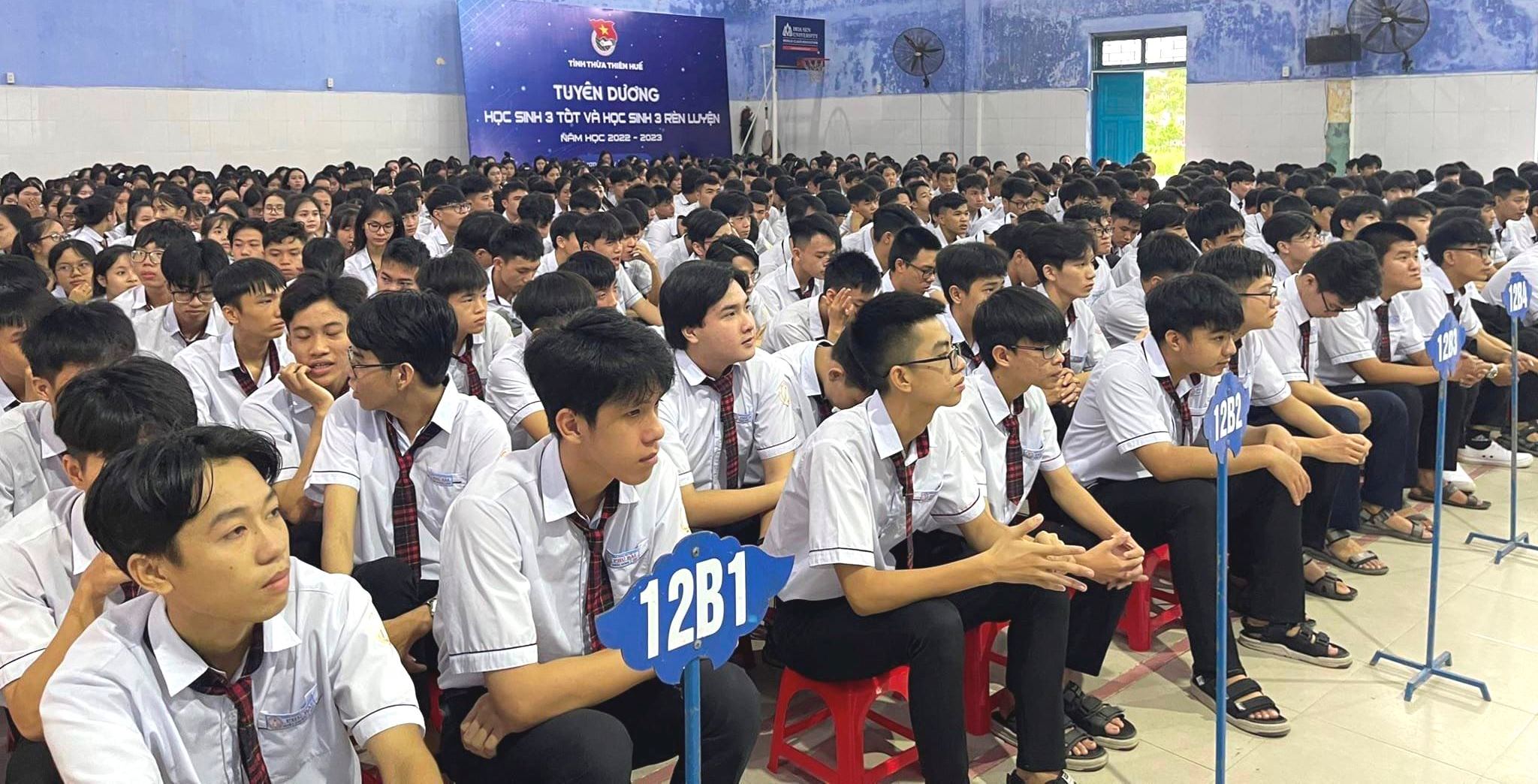 Xây dựng môi trường không khói thuốc trong trường học