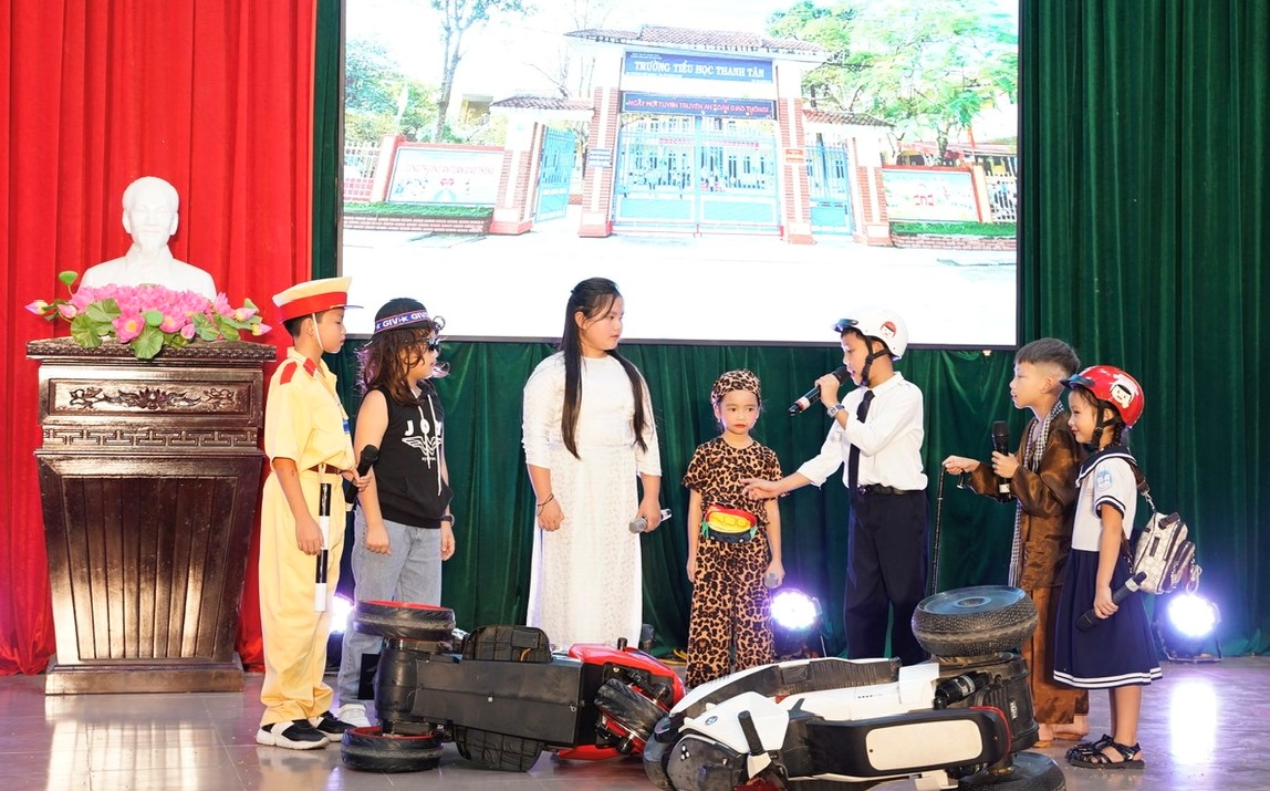 Thêm kỹ năng về an toàn giao thông, bảo vệ môi trường cho học sinh