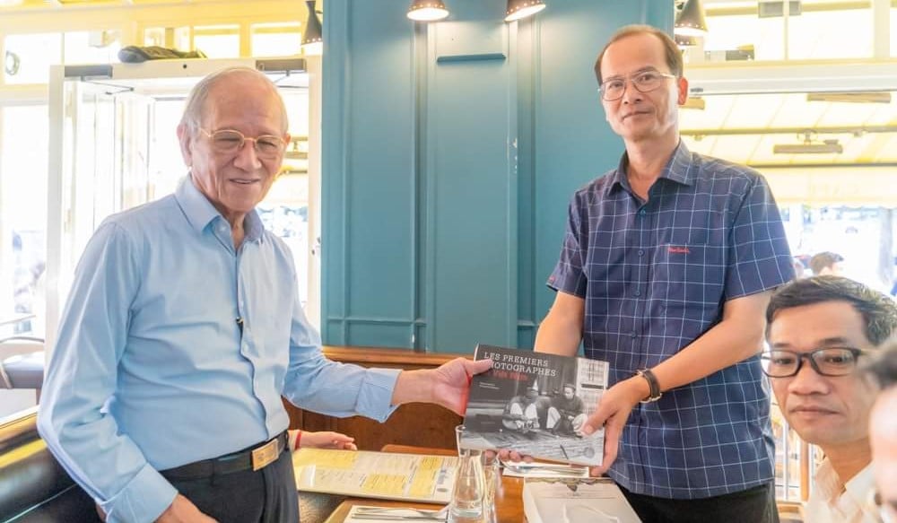 Tiếp nhận gần 100 tư liệu, hiện vật từ tổ chức, cá nhân hiến tặng