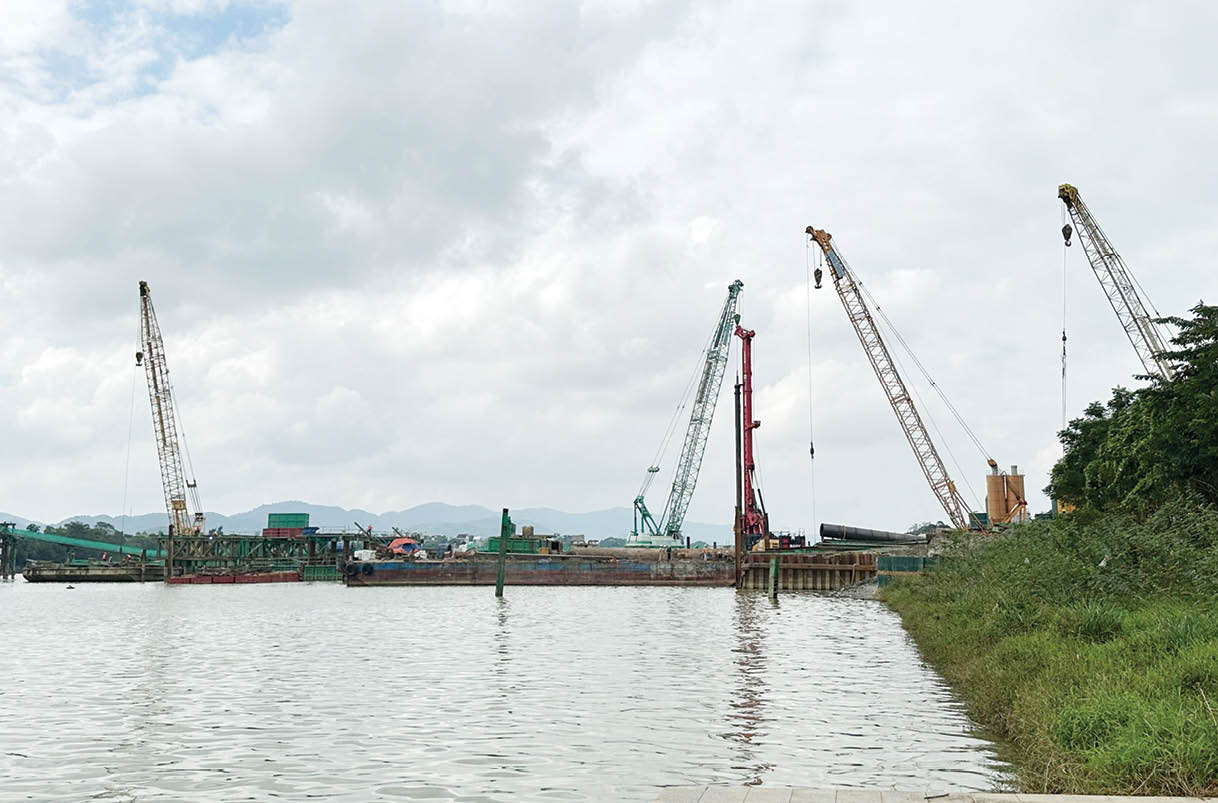 Giữ vững và phát huy “điểm sáng tăng trưởng” của miền Trung