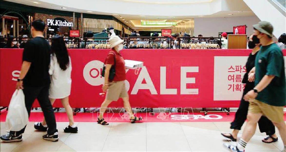 Hàn Quốc Hơn 50 người dân dự kiến chi tiêu ít hơn trong năm 2024