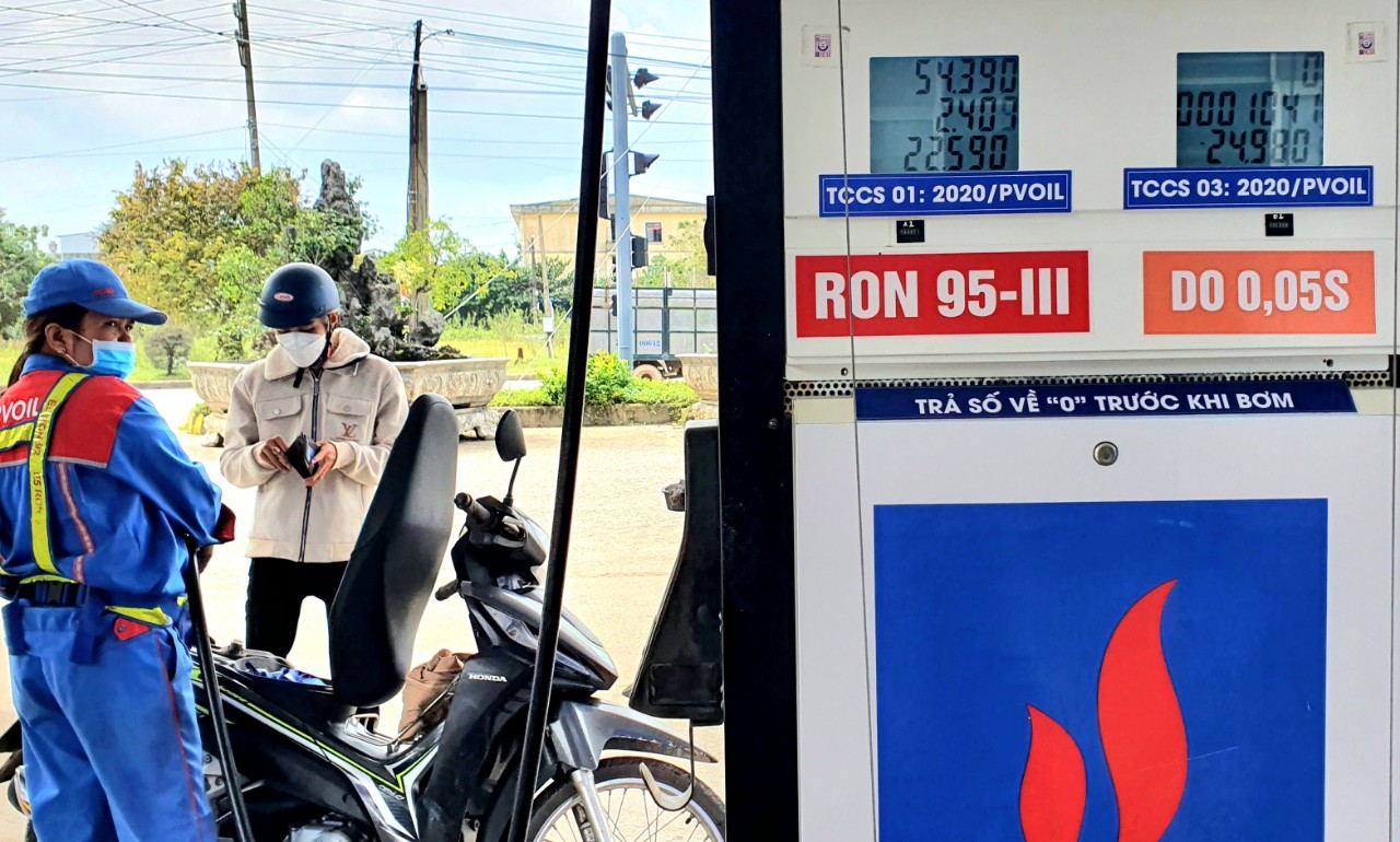 Giá xăng dầu biến động ở kỳ điều hành ngày 14 12