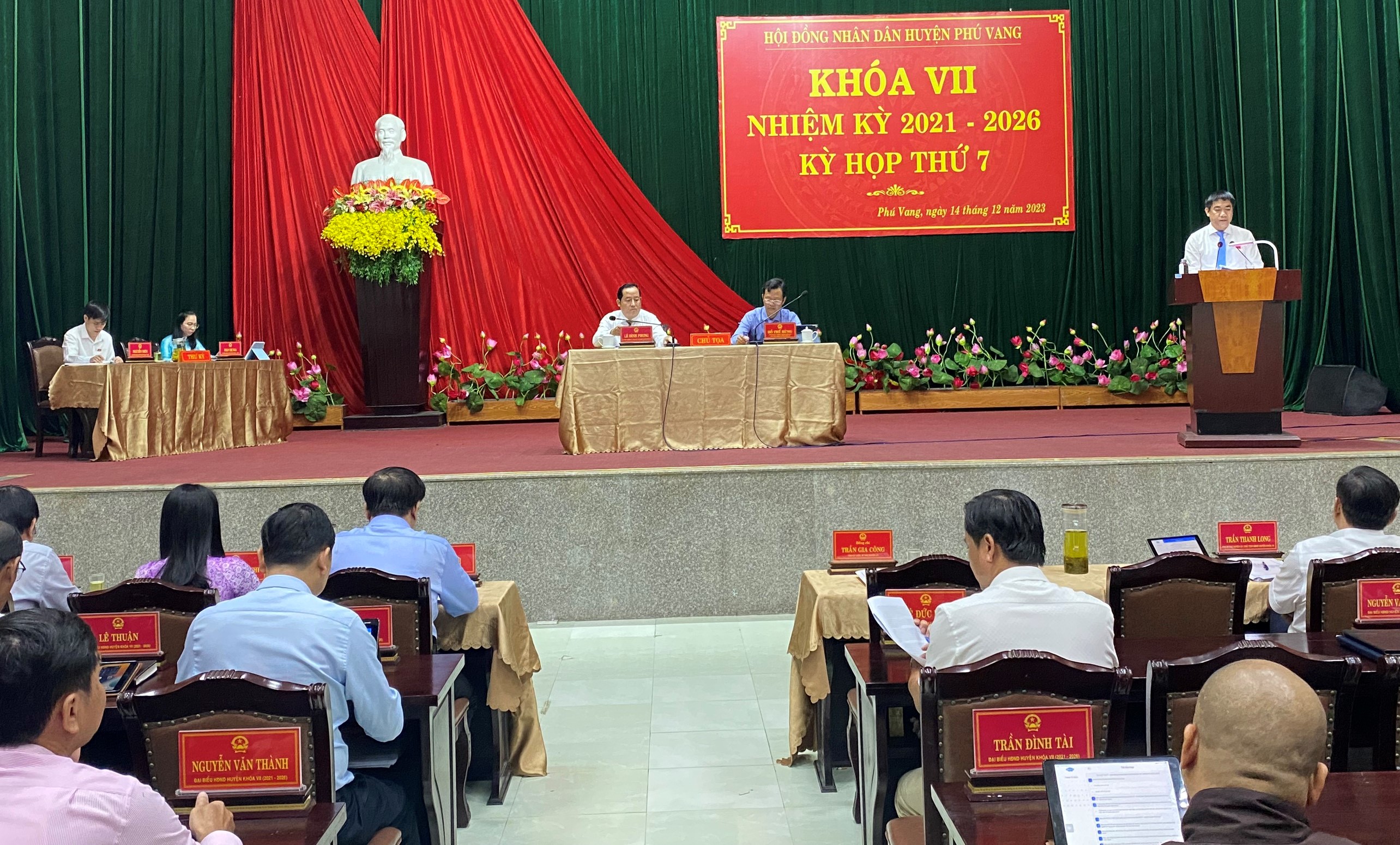 Phú Vang thông qua Nghị quyết phát triển kinh tế - xã hội 2024