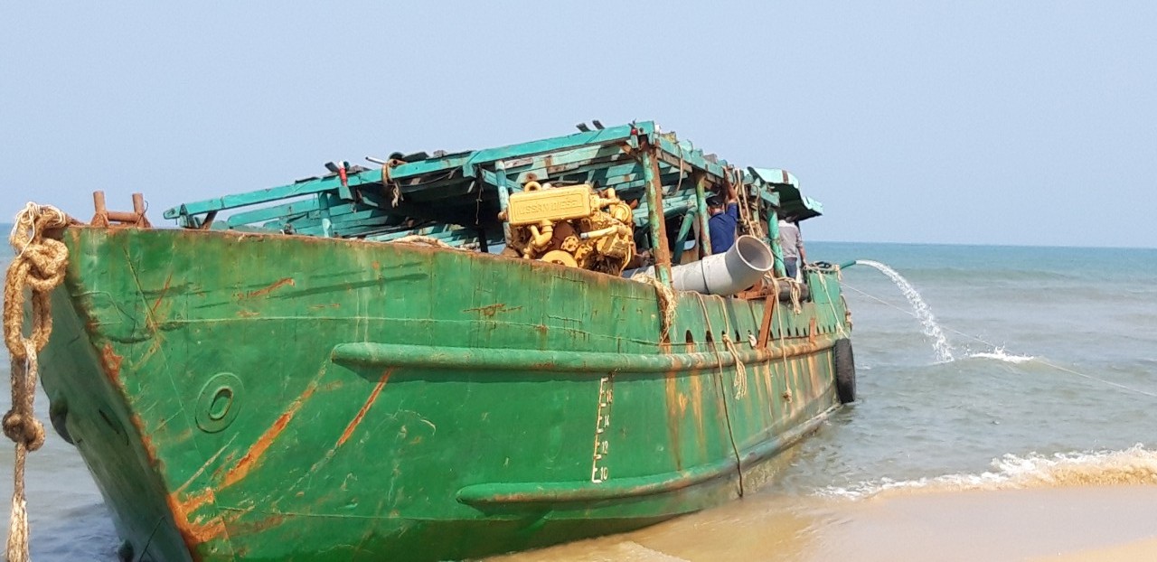 Chìm tàu hàng trên biển, 2 thuyền viên mất tích