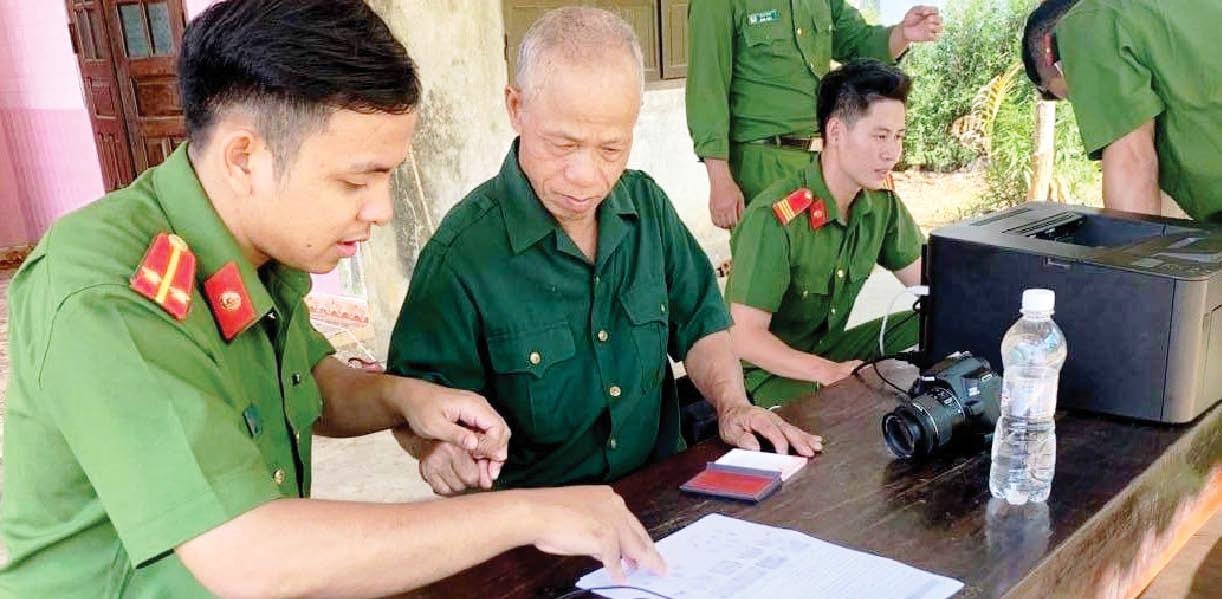 Image hình ảnh hình ảnh hình ảnh hình ảnh hình ảnh hình ảnh Công Hướng - Hình ảnh đẹp công an xã