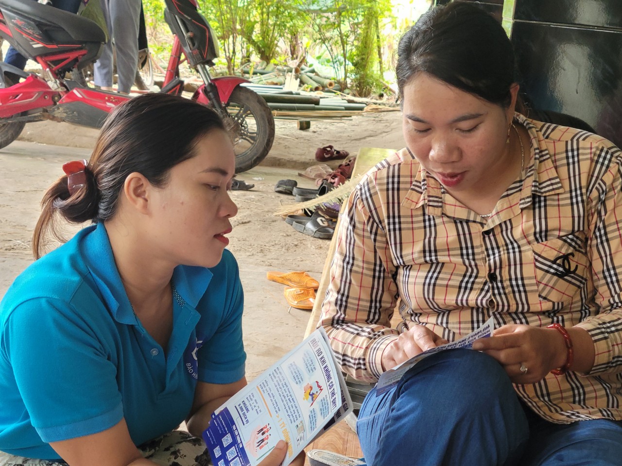 Vận động người dân tộc thiểu số tham gia bảo hiểm xã hội tự nguyện