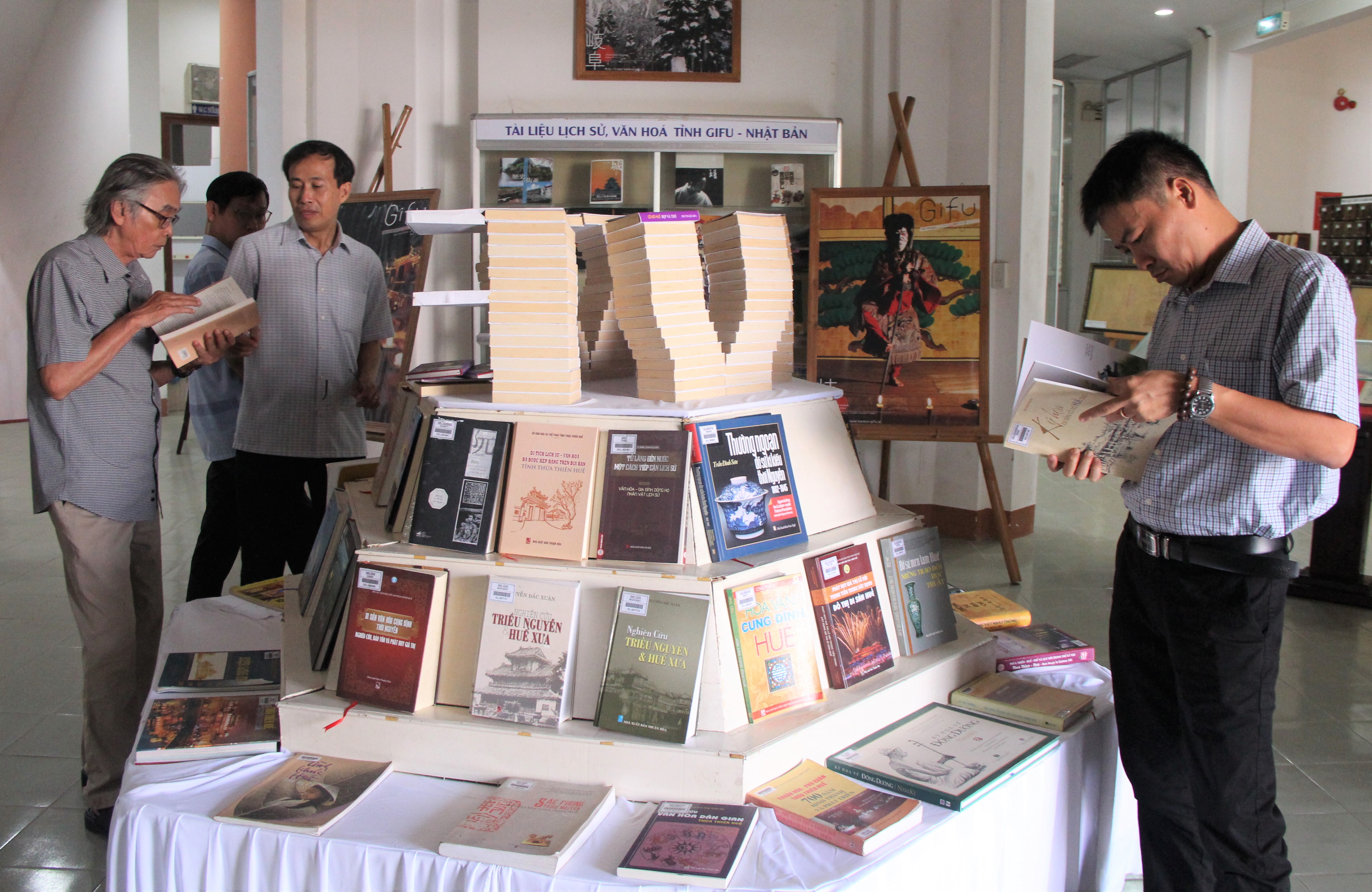 Năm 2024 xuất bản ít nhất từ 14 đến 17 ấn phẩm gắn logo Tủ sách Huế