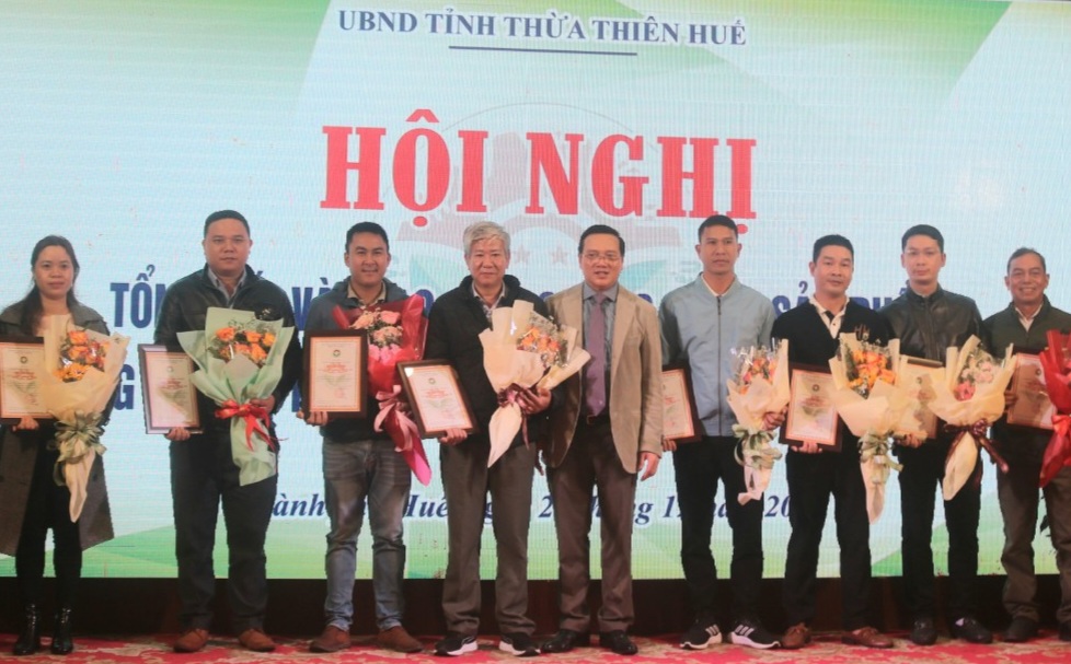 Trao chứng nhận cho 64 sản phẩm công nghiệp nông thôn tiêu biểu