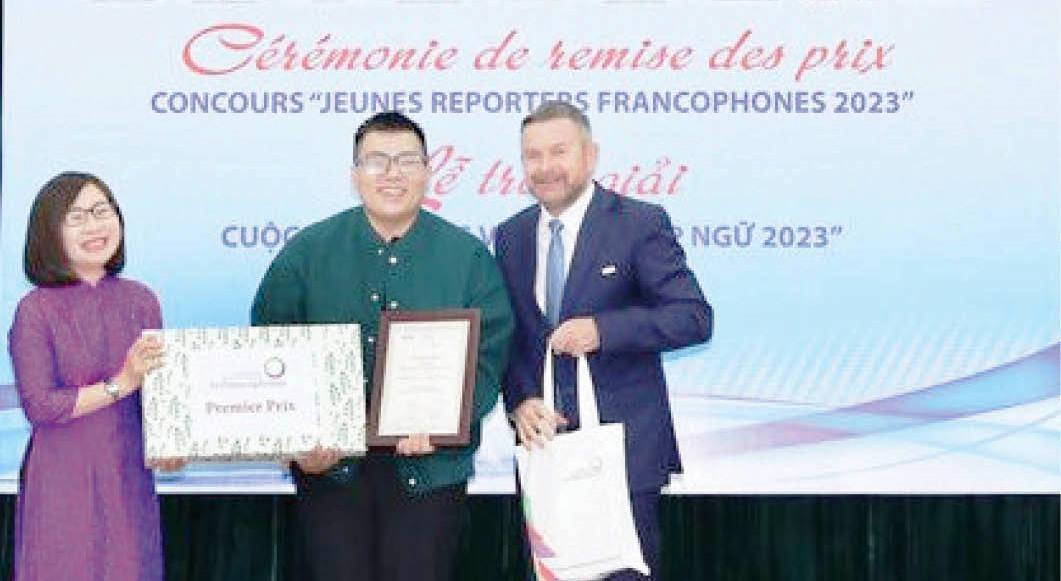 Lan tỏa văn hóa, con người Huế bằng tiếng Pháp