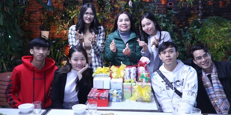 Lưu học sinh Lào đón năm mới tại Huế